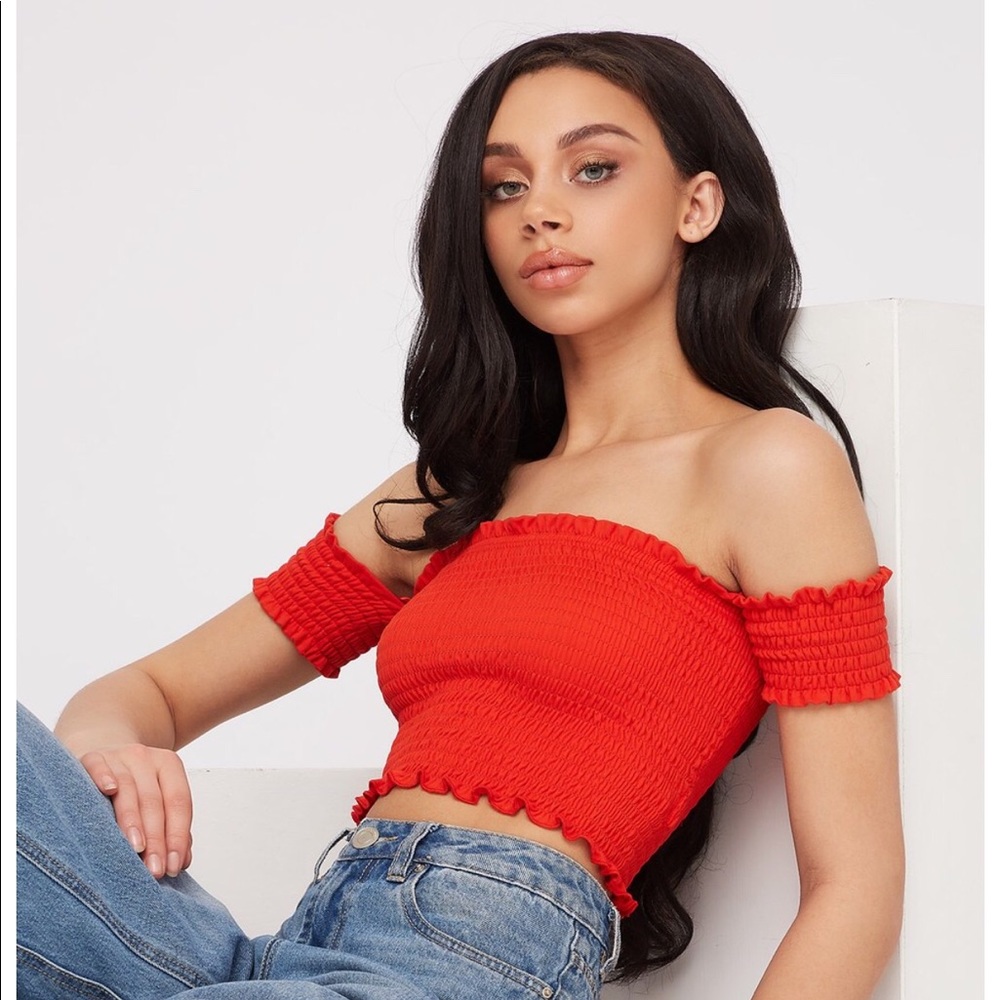 RED OFF-THE- SHOULDER SMOCKED TOP